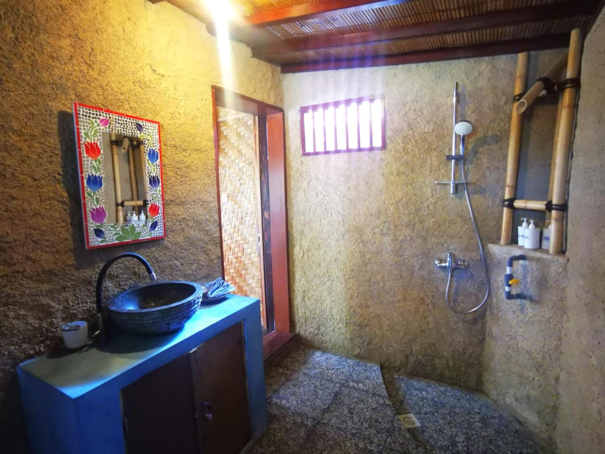 Kampung Meno Bungalows Gili Meno Rum bild